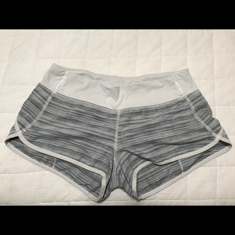 Lululemon Speed Up Short 2.5” Size 6